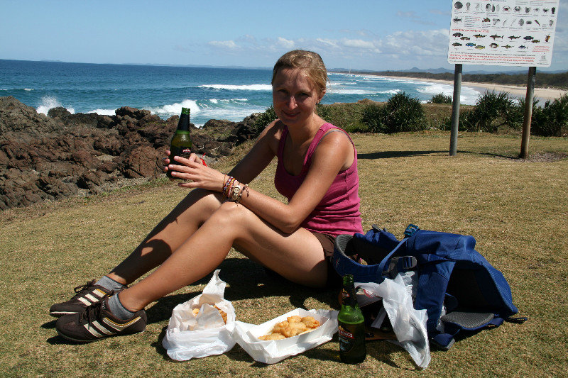 great location, fish & chips, beer = picnic time! :)