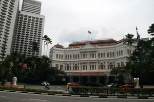 The famous Raffles Hotel, not that we were planning to go inside... just passing by :)