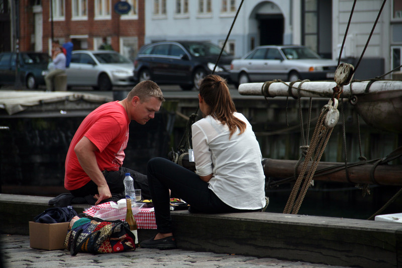 Little picnic by the canal, at Nyhavn 