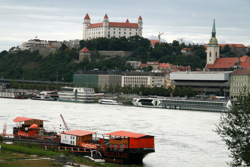 A view of the castle from the other side of the Danube