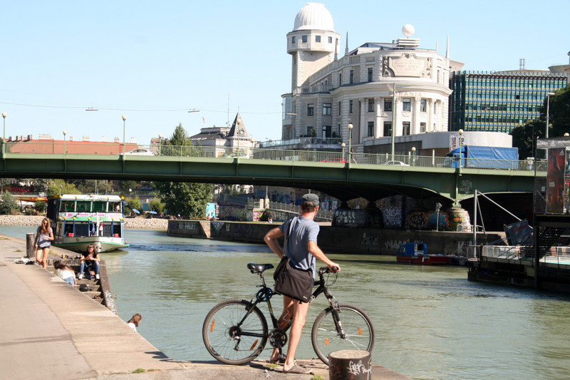 A stroll by the canal in Vienna