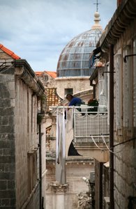 The art of hanging laundry in Dubrovnik