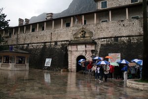 Flooding in Kotor = big queue in front of the main gate