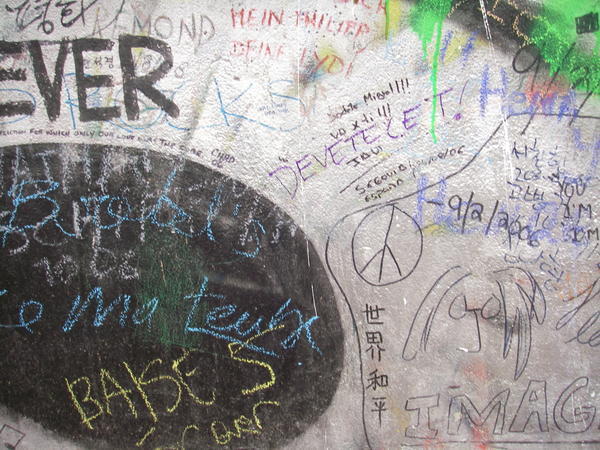 Lennon Wall VIII