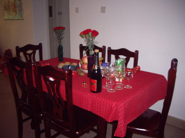 dining room (table)