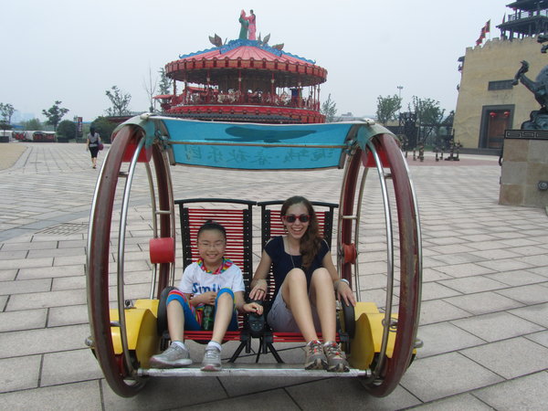 Michelle's Little Cousin and Stephanie at Chunqiu Amusement Land