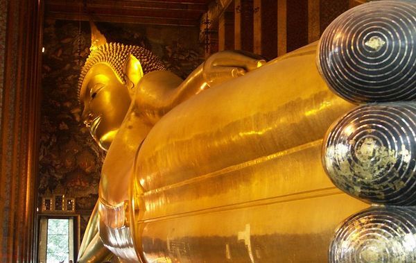 Wat Po, Giant soilid gold reclining Buddha