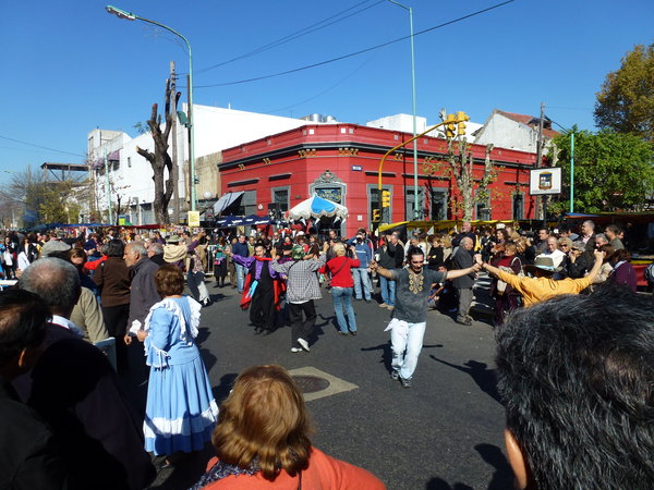 Feria Matadero dancing