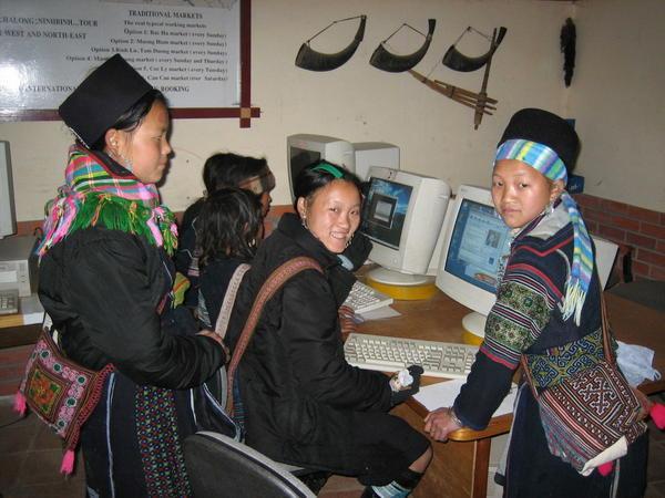 Hmong girls at the Internet Cafe