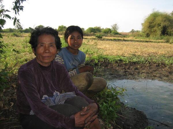 Khieng's mom working in the fields