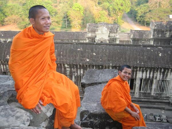Chatting with the pseudo-monks