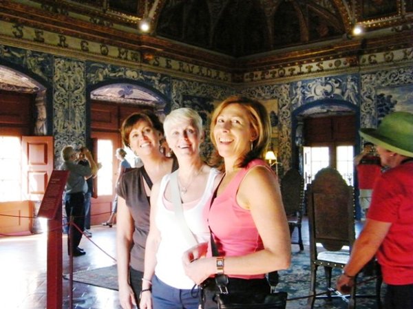 Girls in Lisbon Palace