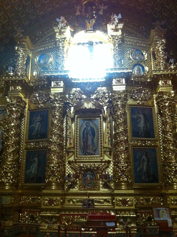 The ornateness of Santo Domingo cathedral