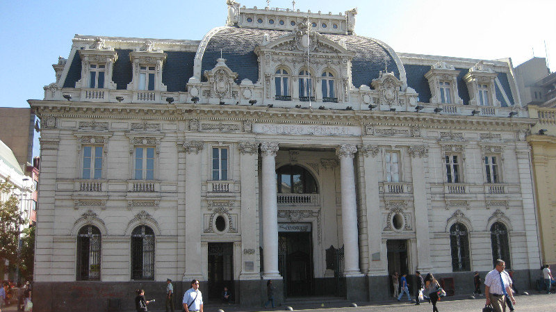 Santiago's main post office