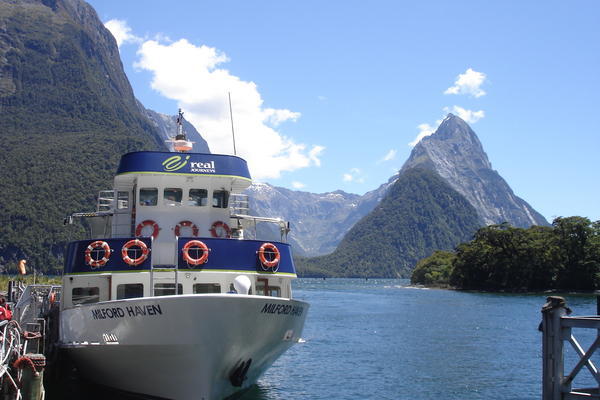 Milford Sound cruise boat