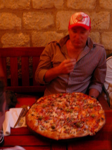 Split - Scott and the jumbo pizza
