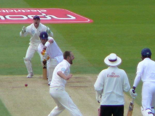 Lords - Vettori gets Pietersen out