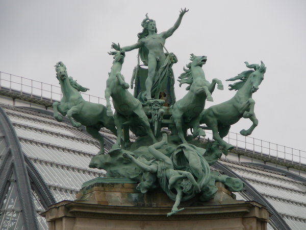 Paris - Grand Palais Statue