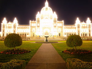 Victoria - Parliament buildings by night
