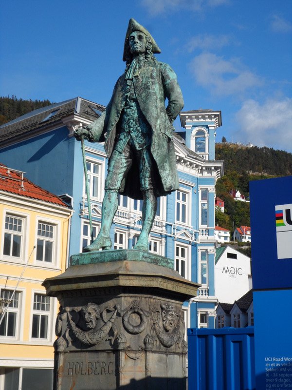 Holberg Statue