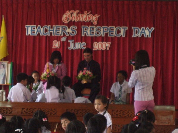 Kris in the teacher respect day ceremony