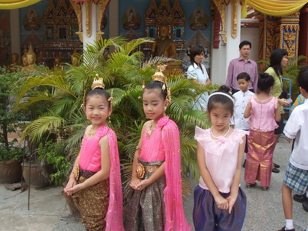 Sia, Kingthong and Leng Leng all dressed up in their Thai dress