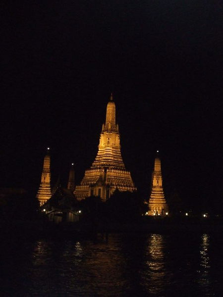 Wat Arun by night