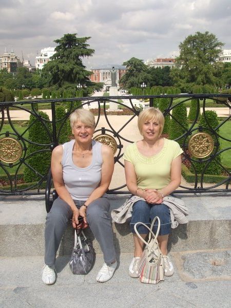 Mum and Liz in Retiro Park