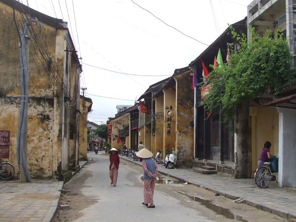 Narrow street in Hoi An