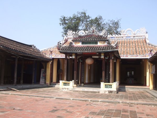 Cam Pho temple