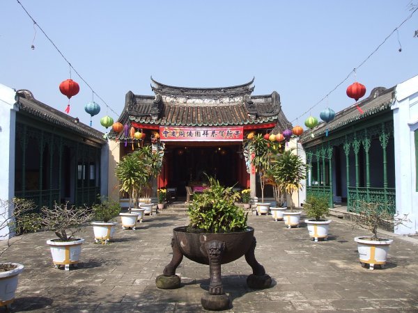 Courtyard of one of the Chinese assembly halls