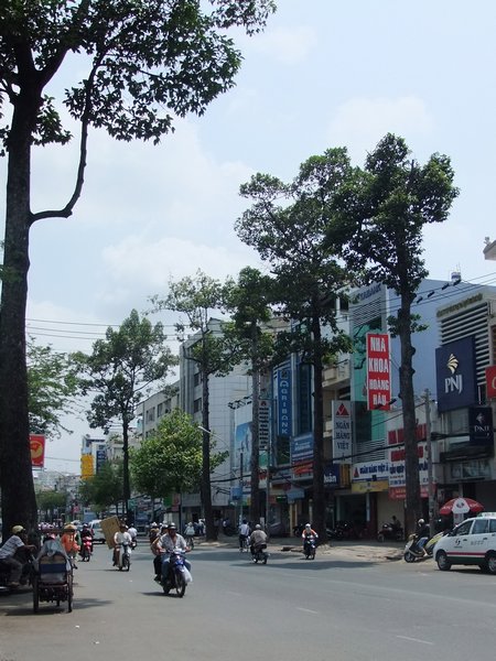 Dinh Tien Hoang Street