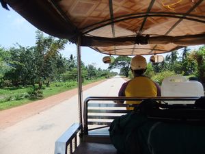 Taking a tuk tuk from Kampot to Kep