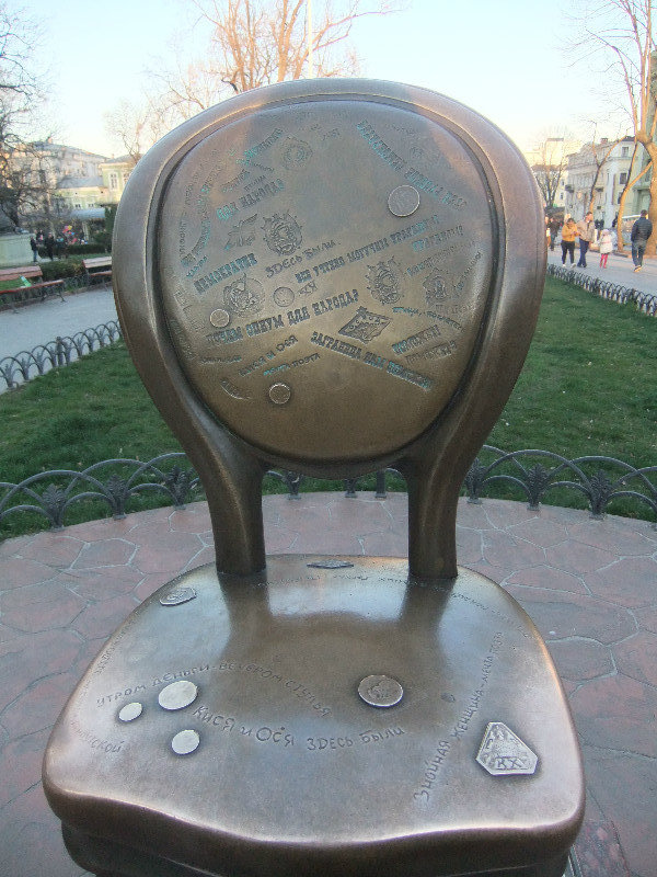 Monument to the novel and movie '12 chairs'