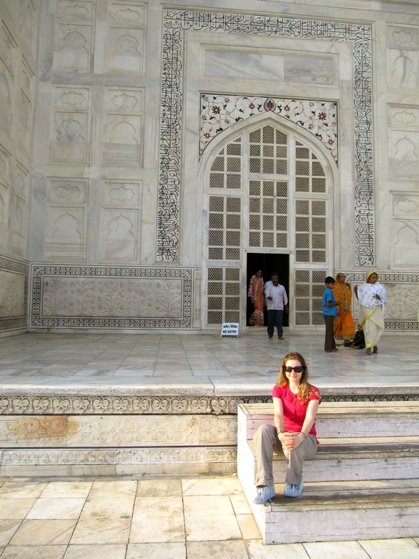 One of the side aches of the Taj