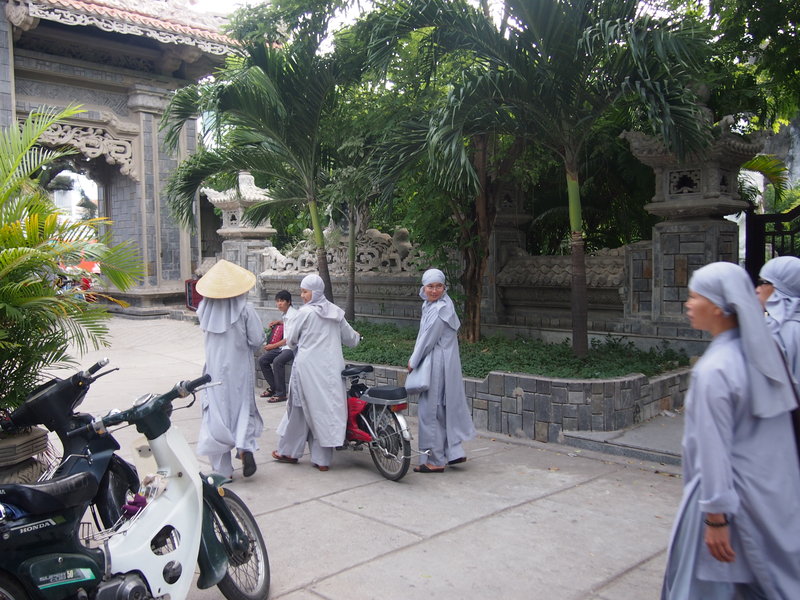Female monks(?)