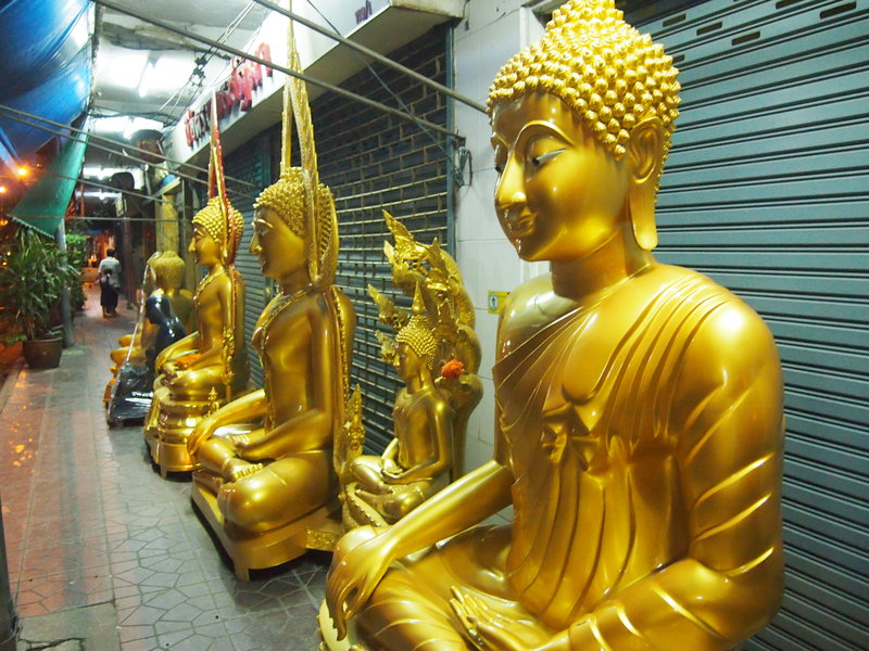Buddhas sold on street
