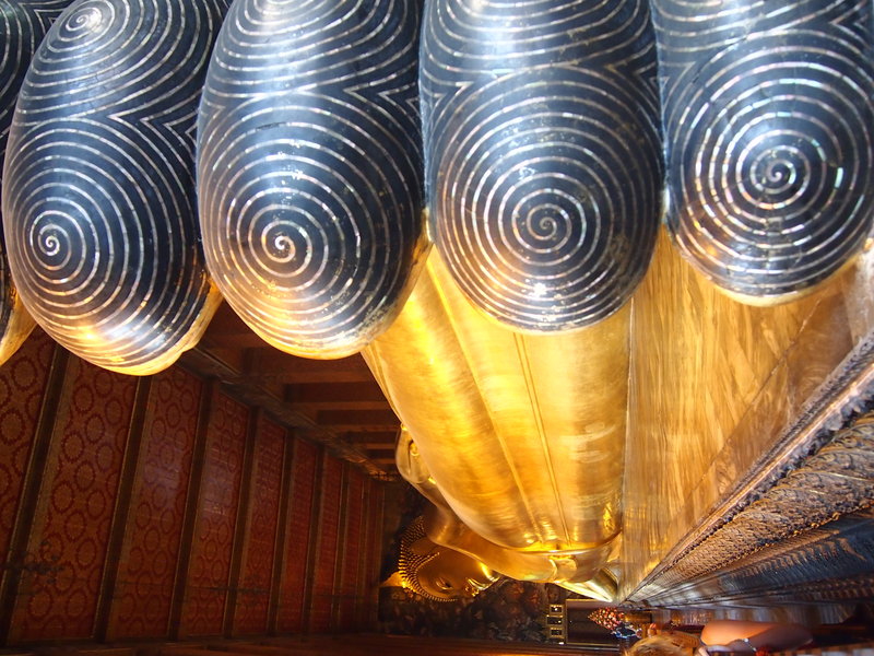 Reclining Buddha with mother of pearl feet
