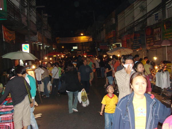 Night Market crowd on a fairly quiet night