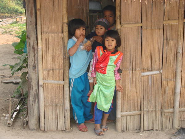 Lisu children in mostly traditional attire