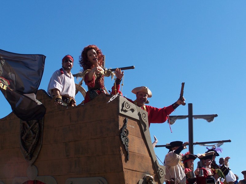 Parade of floats - Pirate Gathering