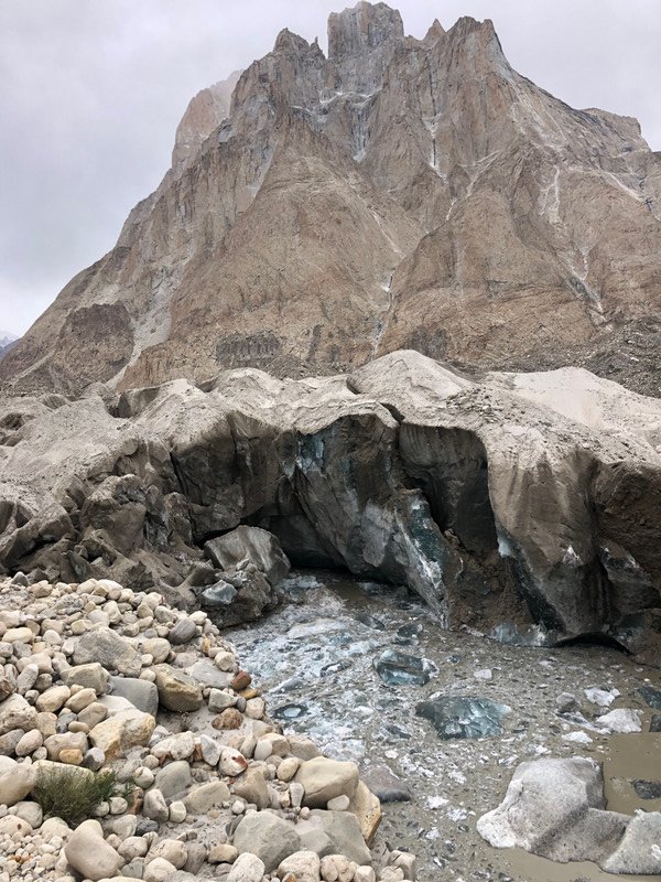 Huge Glacier Chunks