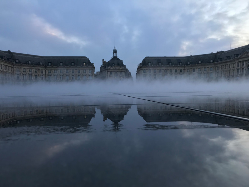 Place de la Bourse, with a mist that comes out of the fountaint every 23 minutes