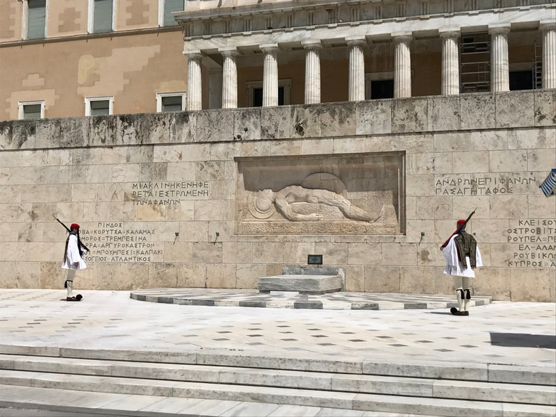 Changing of the guard, tomb of the unknown soldier