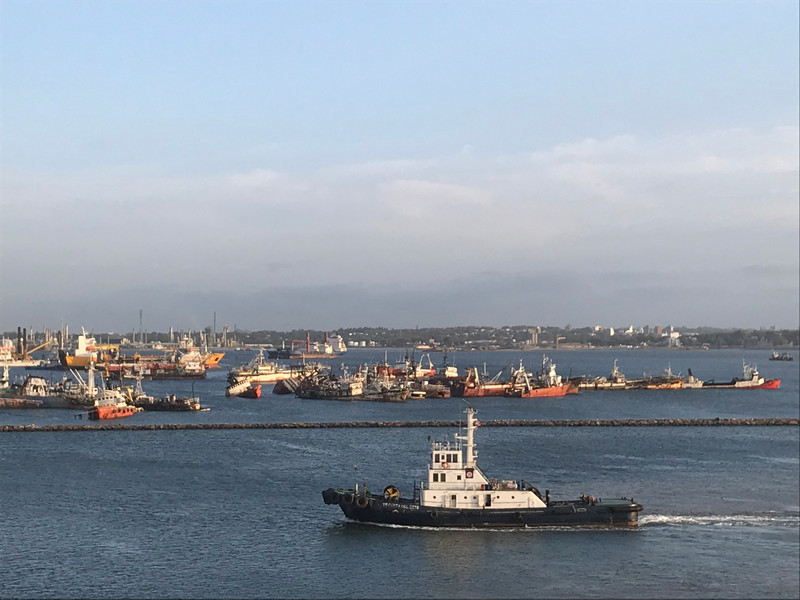 Hello Montevideo - an interesting harbour of ship wrecks