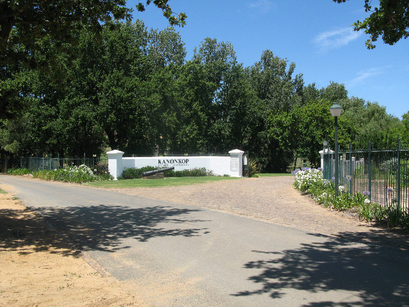 Kanonklop Winery Entrance