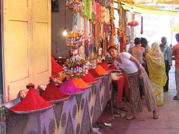 Pistakkia in multicolor - Omkareshwar