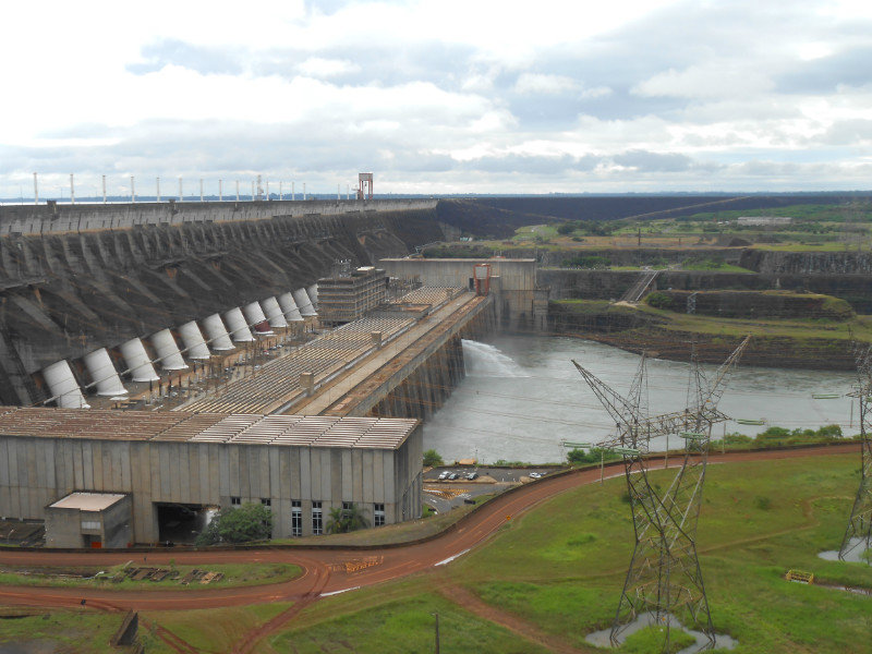 Dam Itaipu