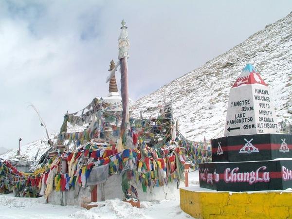 Changla Pass Stupa