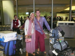 Arriving at San Francisco airport in our hippie outfits!
